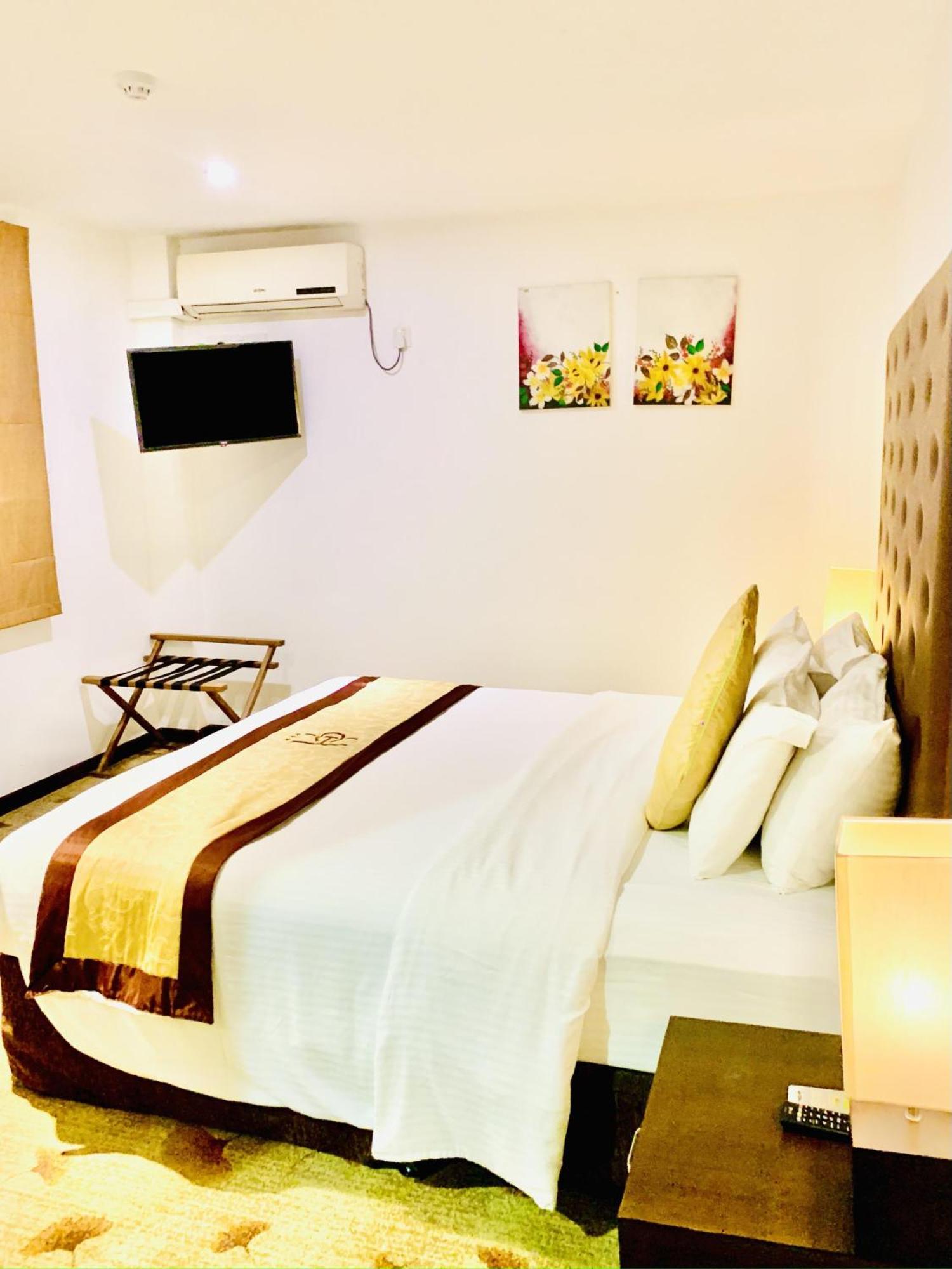 Hotel 02