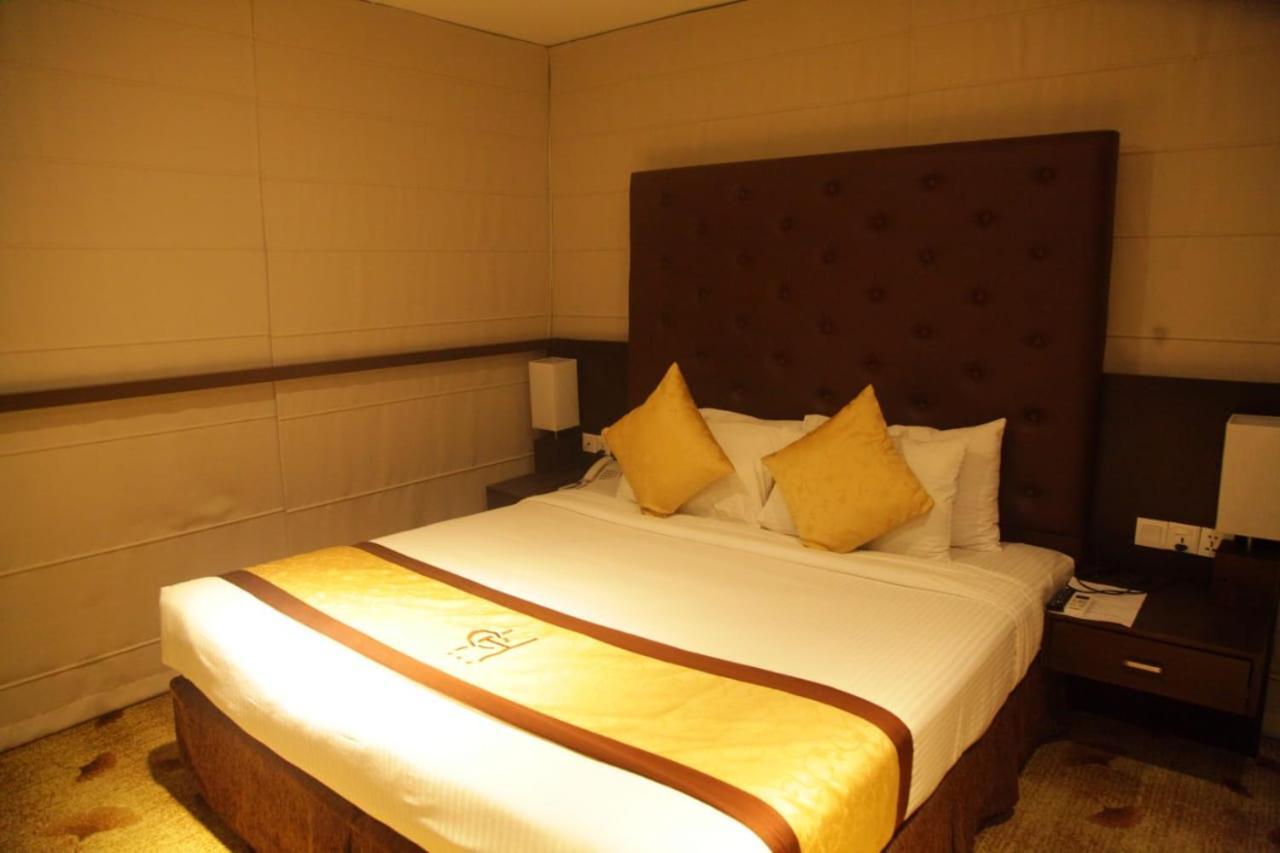 Hotel 02